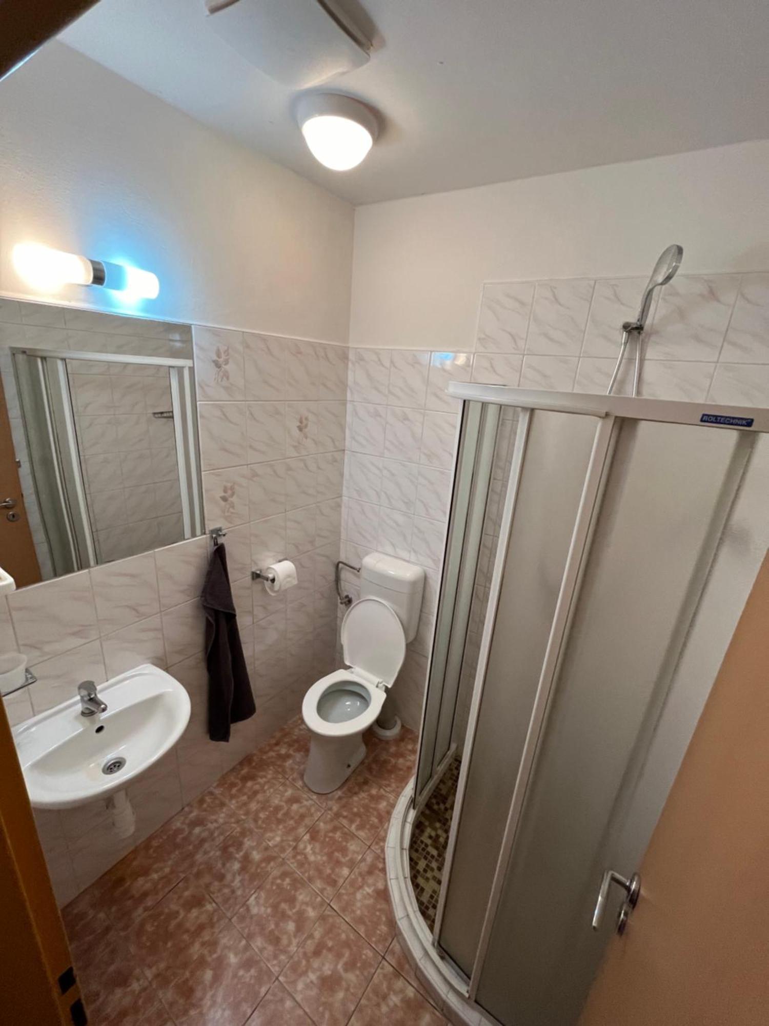 Apartmanovy Dum Obecna Skola Svetlik エクステリア 写真